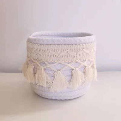 Panier blanc à franges