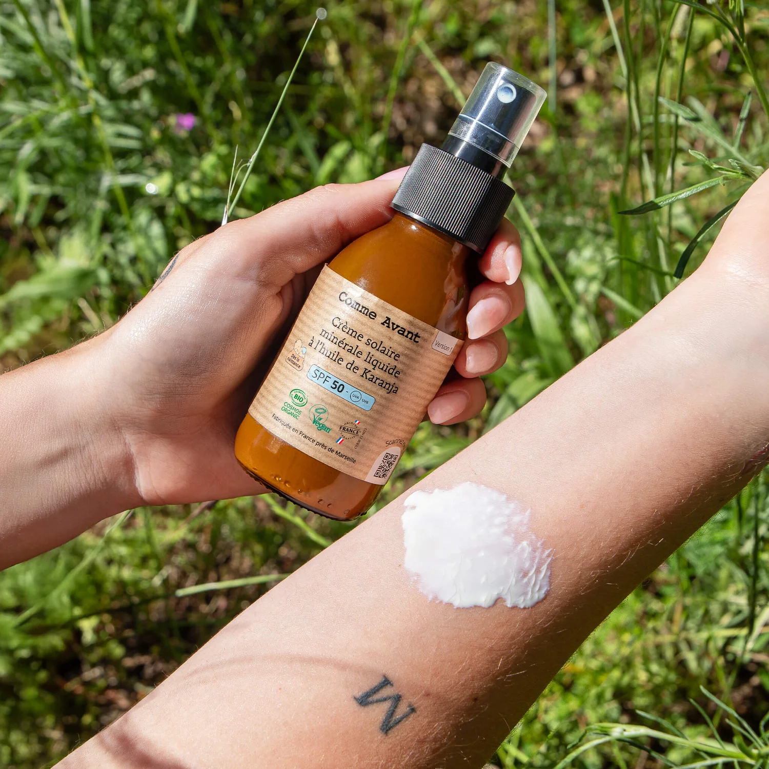 Crème solaire SPF50 minérale liquide à l'huile de Karanja- Comme Avant – Image 2