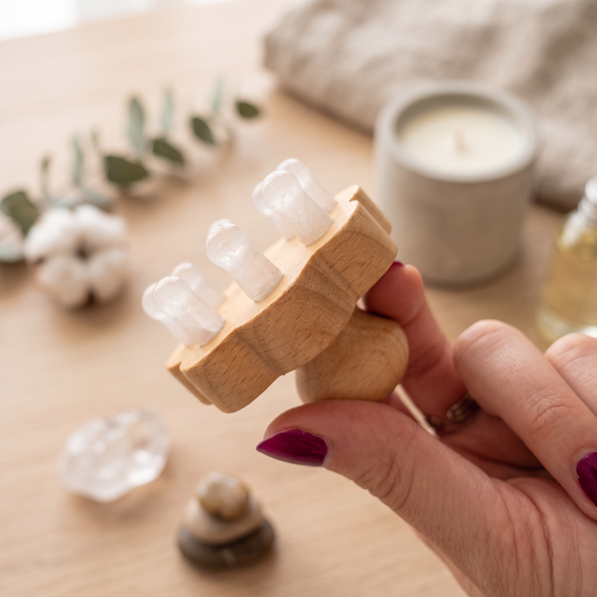 Brosse de massage cuir chevelu en quartz rose
