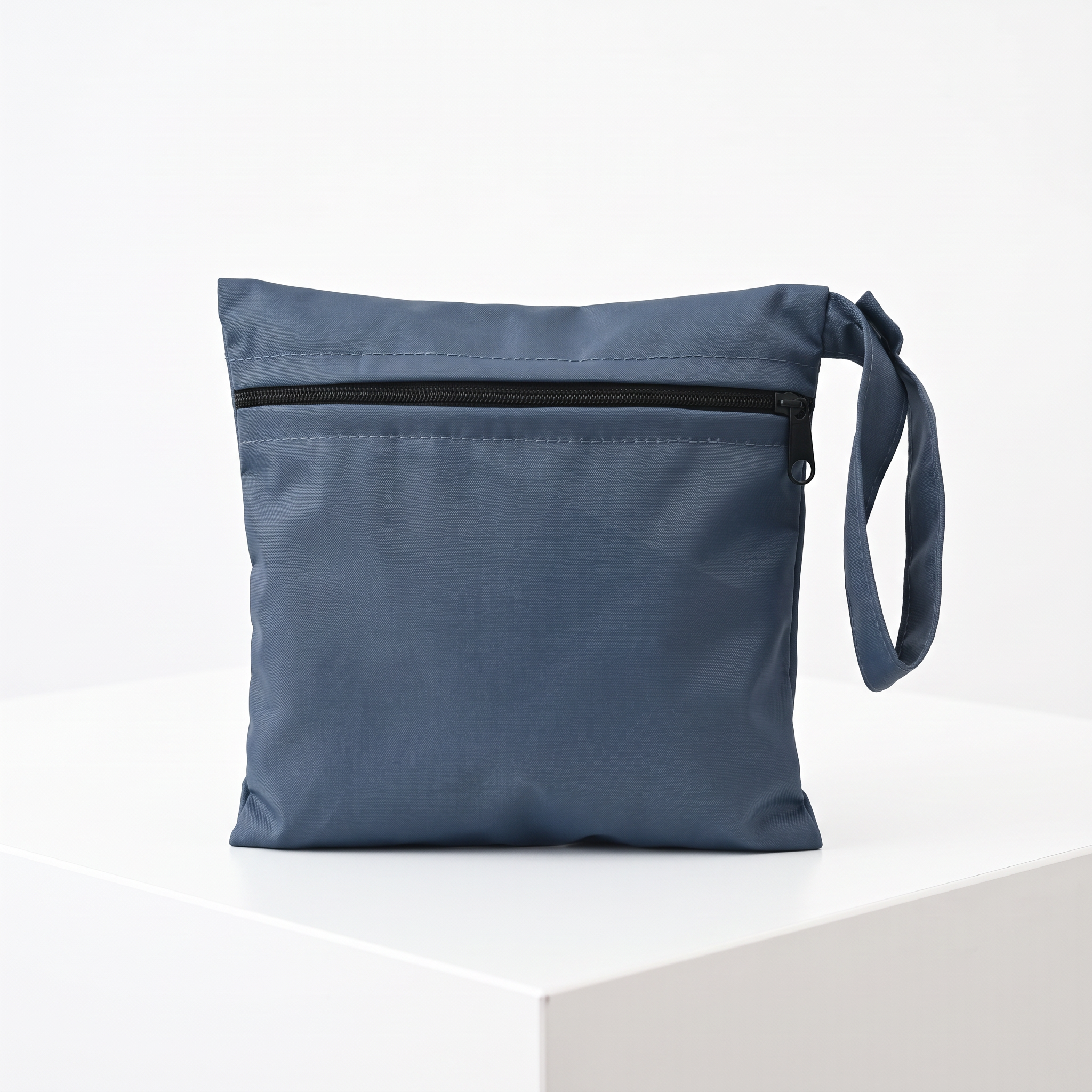 1 pochette XS : multifonction, imperméable et zippée – Image 4